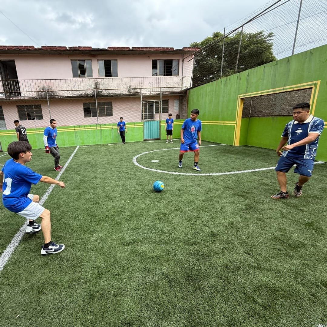 Imagen de Un torneo, una pasión, un solo equipo”: jóvenes de la Vicaría San Juan XXIII se unen a través del fútbol